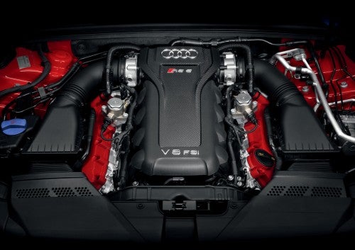 2010_audi_rs5_v8_engine